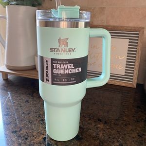Stanley Adventure Quencher Travel Tumbler Cup 40 oz “Bay” color